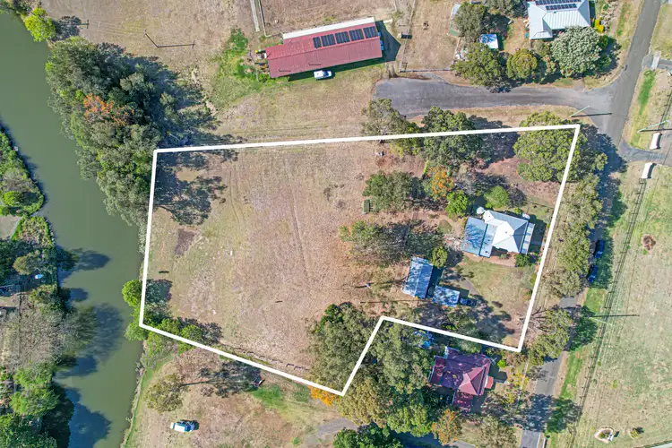 4 Dunns Avenue, Harrisville QLD 4307