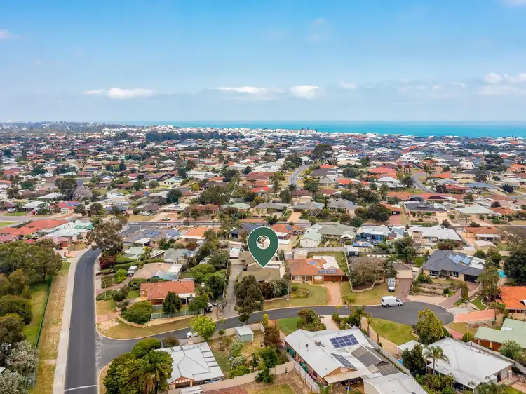 1/9 Sage Court, Halls Head WA 6210