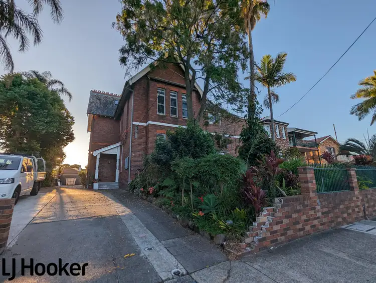 24 Burwood Road
