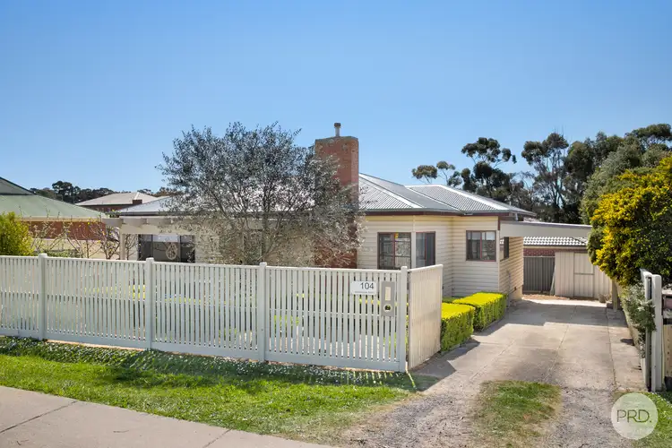 1/104 Whitehorse Road, Mount Clear VIC 3350