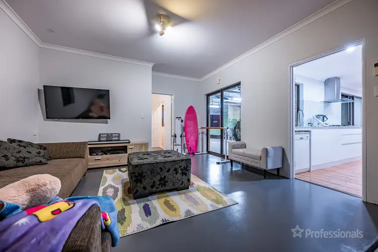 Sixth view of Homely house listing, 8 Chilko Court, Joondalup WA 6027