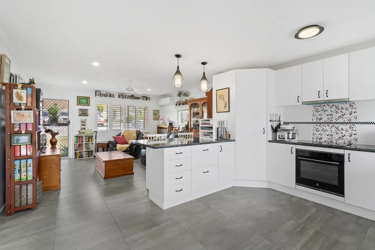 Main view of Homely unit listing, 10/15 Brian Street, Slacks Creek QLD 4127