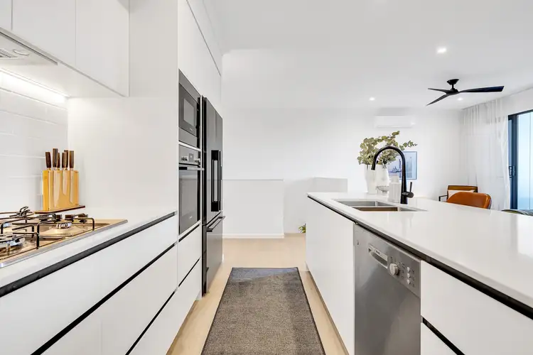 18 Foreshore Street