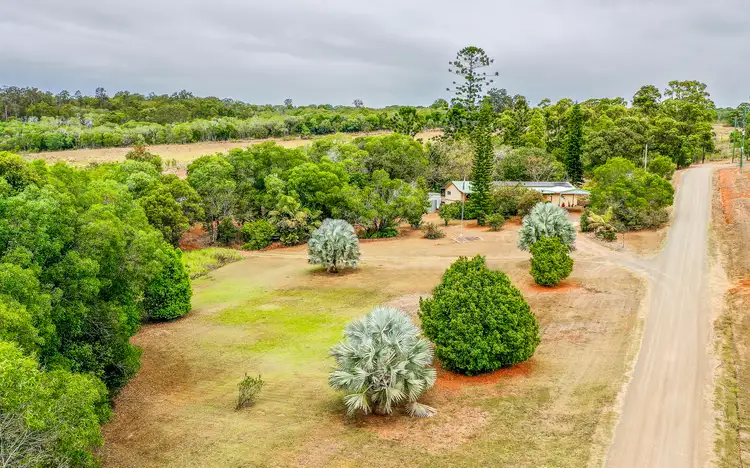 35 Dee Bee Road, Gin Gin QLD 4671
