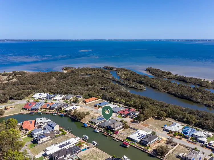 25 Batavia Quays, South Yunderup WA 6208