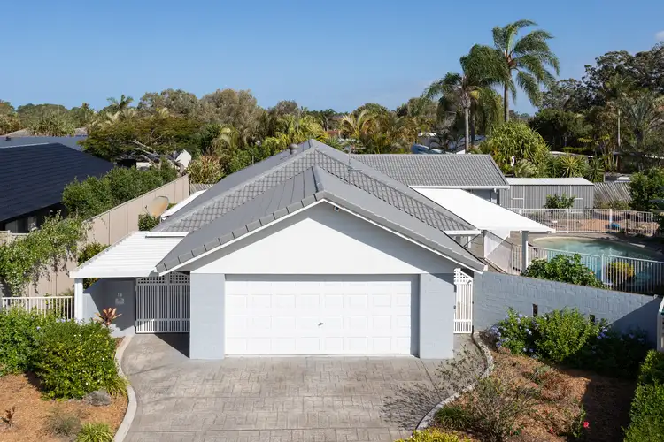 18 Karabella Court, Mermaid Waters QLD 4218