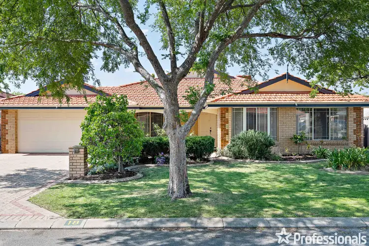 18 Castleton Way, Canning Vale WA 6155