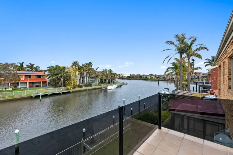 8 Mariners Island, Patterson Lakes VIC 3197