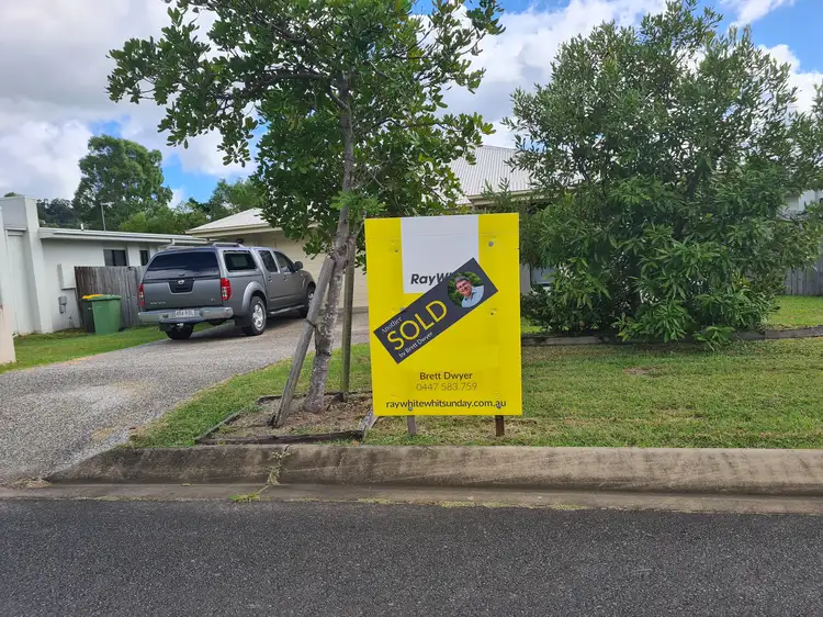 24 Trader Crescent, Cannonvale QLD 4802
