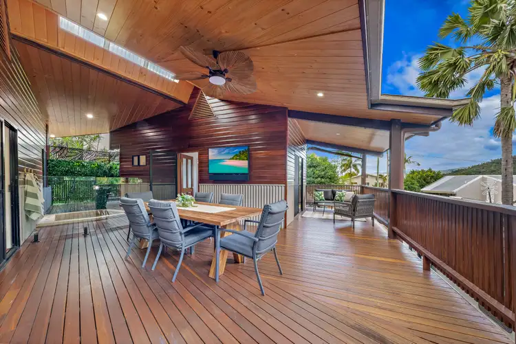20 Stewart Drive, Cannonvale QLD 4802