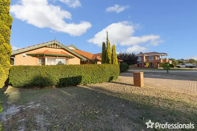 30 Oakhill Drive, Canning Vale WA 6155
