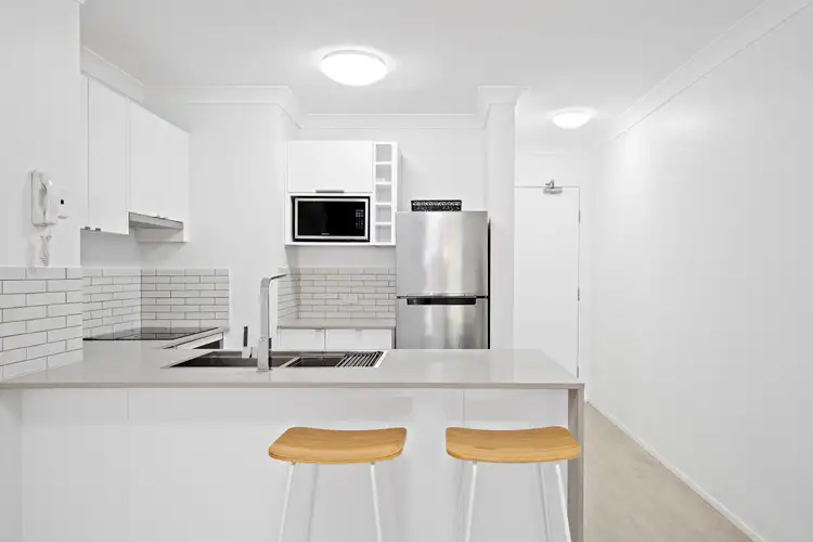 Main view of Homely unit listing, 4/20-26 Anne Avenue, Broadbeach QLD 4218
