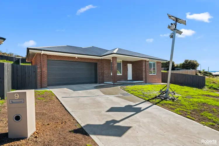 9 Fowler Court