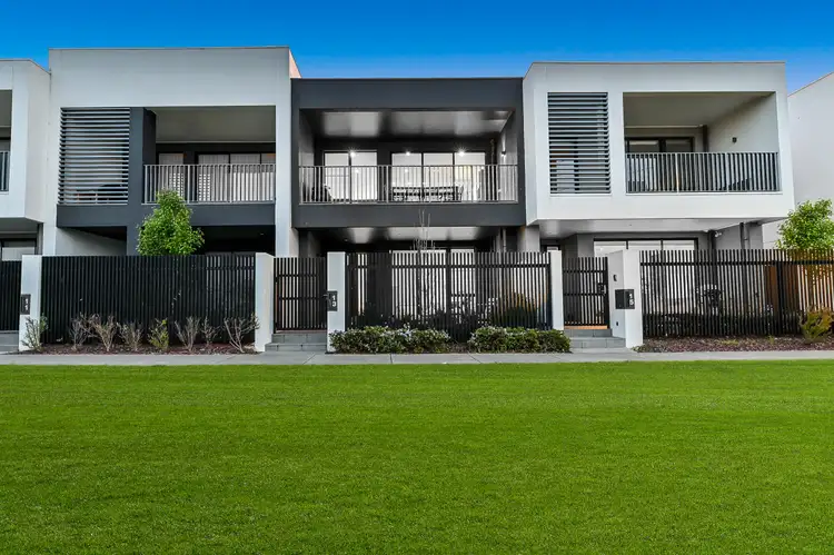 13 Empire Walk, Mulgrave VIC 3170