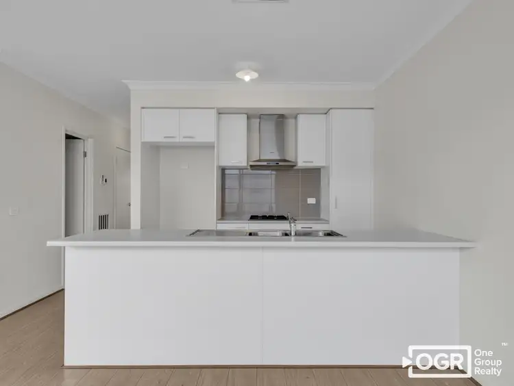Third view of Homely house listing, 8 Queenscliff Walk, Tarneit VIC 3029