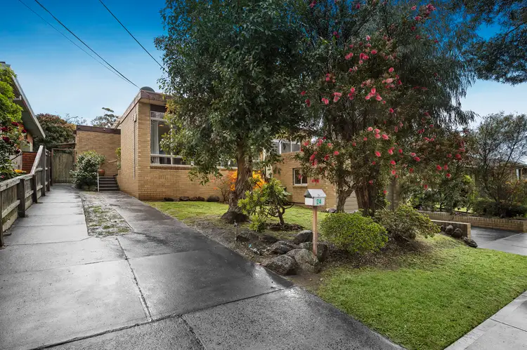 24 Rosebud Parade, Viewbank VIC 3084