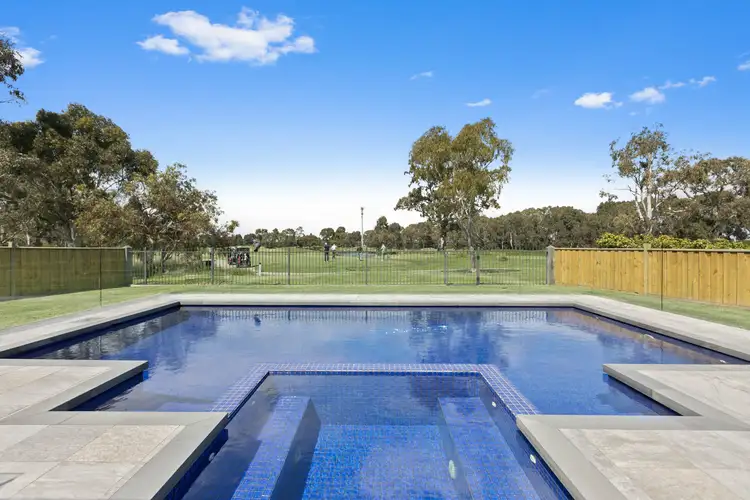 17 Daintree Drive, Sandhurst VIC 3977