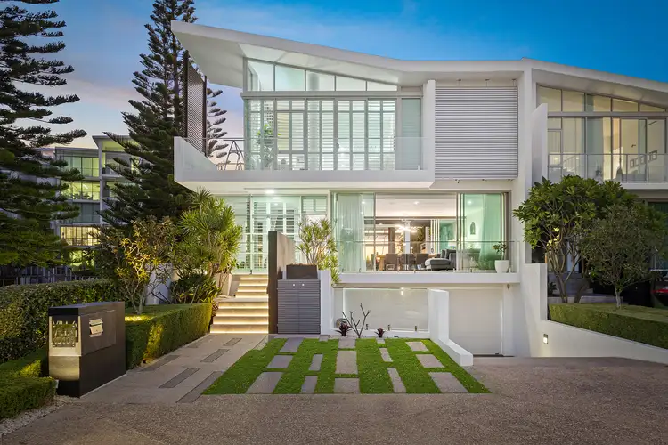 10101 Ephraim Island Parade, Paradise Point QLD 4216