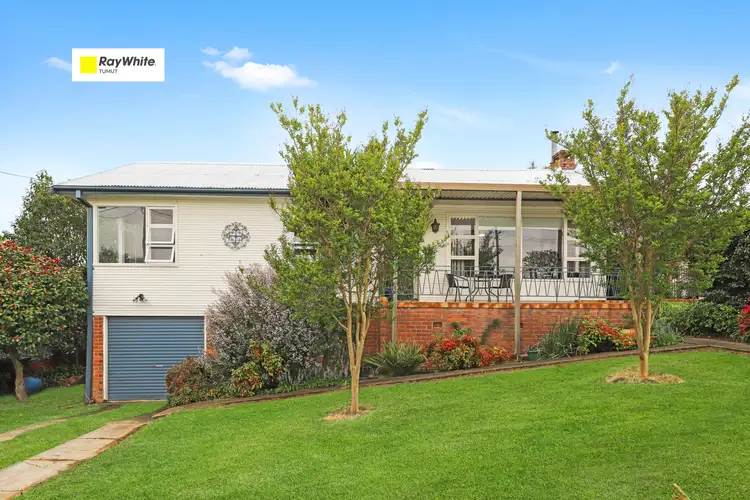 19 Herbert Street, Tumut NSW 2720