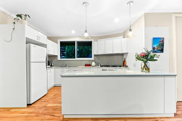 103 Whites Lane, Glen Waverley VIC 3150