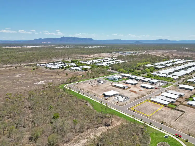 27 Highfields Parkway, Shaw QLD 4818