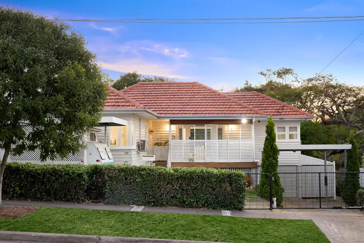98 Kennington Road, Camp Hill QLD 4152