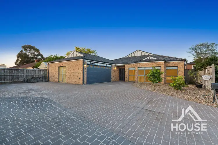 34 Don Collins Way, Berwick VIC 3806