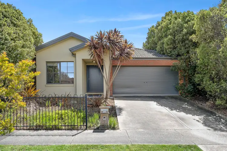 11 Thwaites Close, Highton VIC 3216