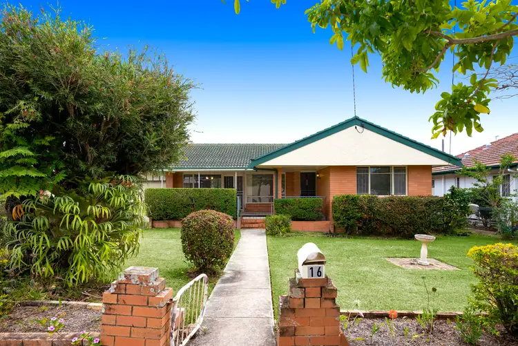 16 Dumaurier Street, Chermside QLD 4032