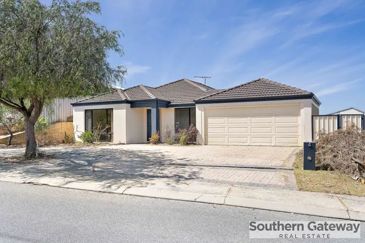 4 Tintagel Loop, Orelia WA 6167