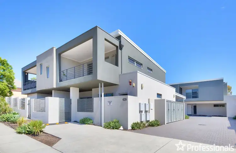 1/429 Flinders Street, Nollamara WA 6061