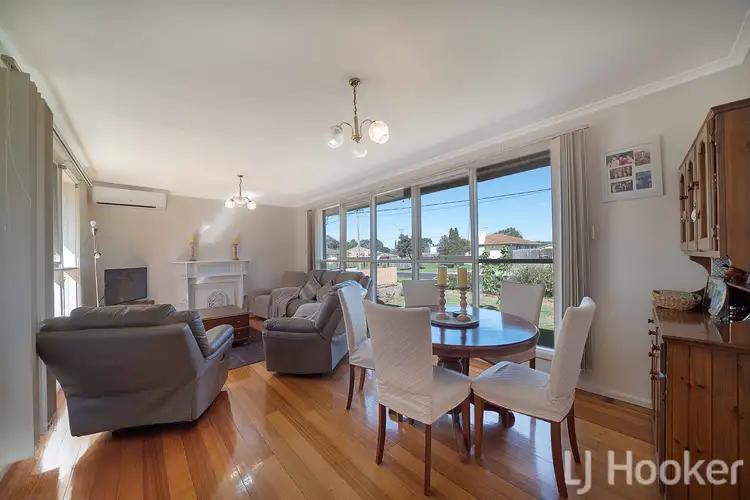 6 Curlew Close, Melton VIC 3337