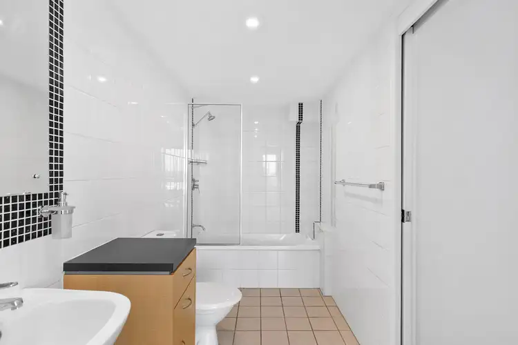Fifth view of Homely apartment listing, 18/19 Thorn Street, Kangaroo Point QLD 4169
