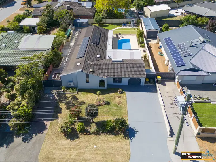 32 Curtis Street, Lesmurdie WA 6076