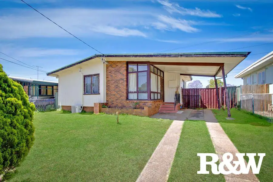Main view of Homely house listing, 26 Mangariva Avenue, Lethbridge Park NSW 2770