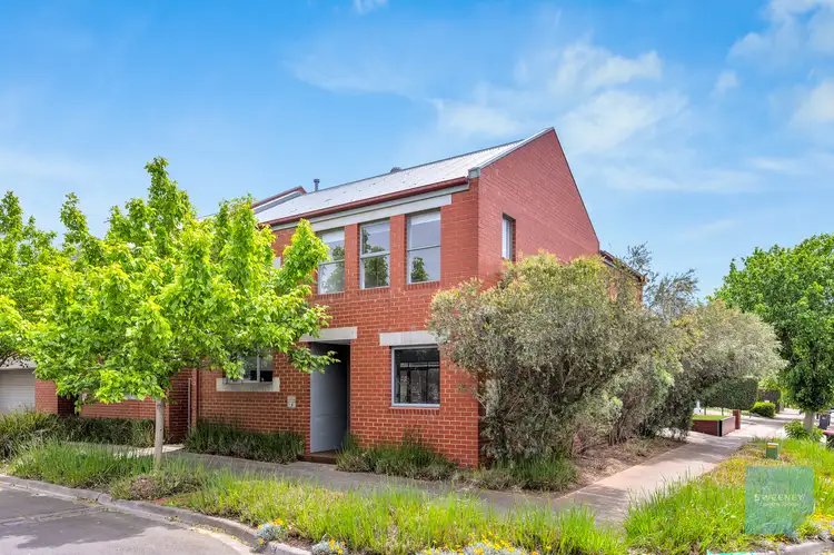 9 Salford Lane, Caroline Springs VIC 3023