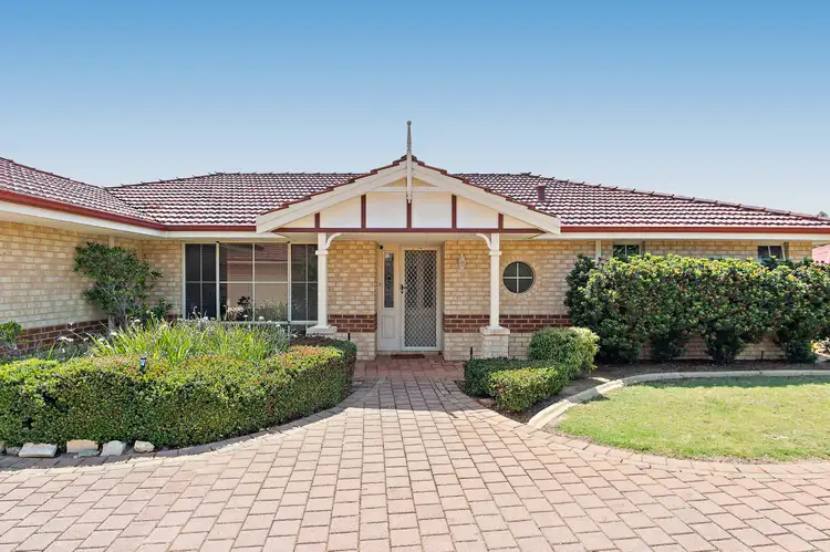 2/2 Planetree Pass, Canning Vale WA 6155