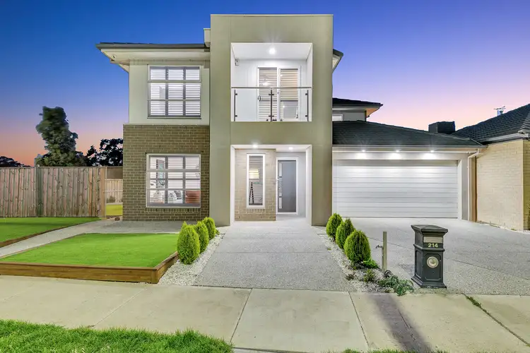214 Waterhaven Boulevard, Point Cook VIC 3030