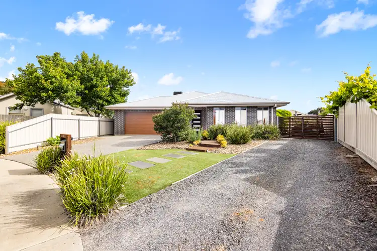 16 Deakin Court, Horsham VIC 3400