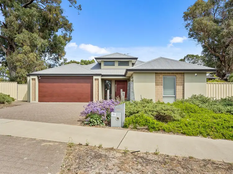 21 Indoon Way, Lakelands WA 6180