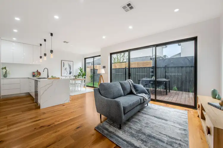 2/42 Rosshire Road, Newport VIC 3015