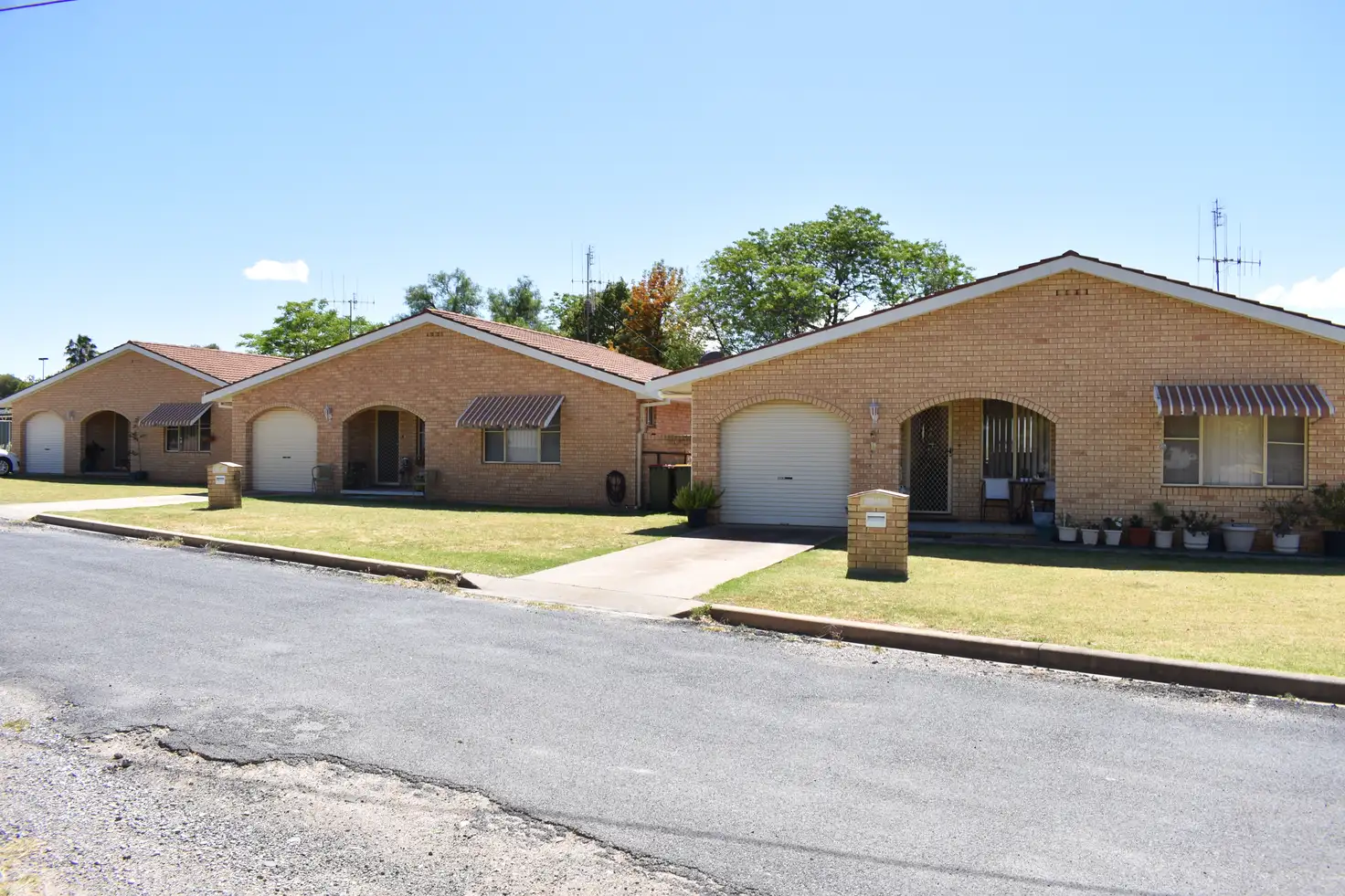 Main view of Homely block of units listing, 1-3/2-4 Ken Payne Place, Parkes NSW 2870