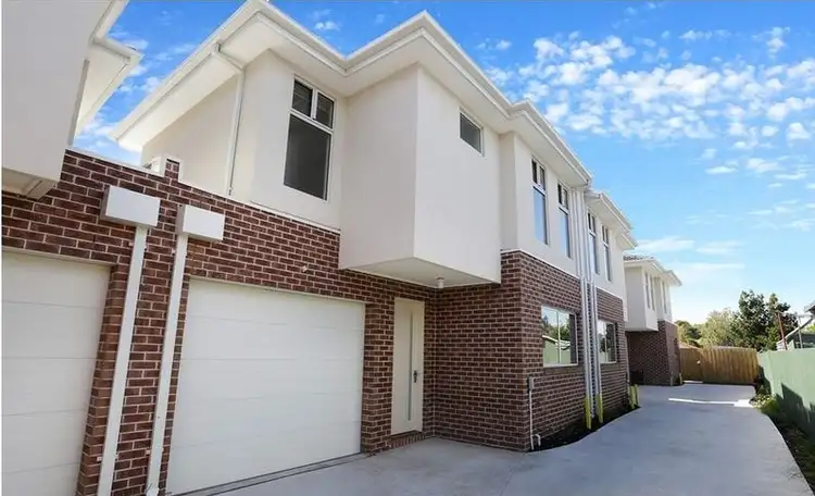 3 Pau Street