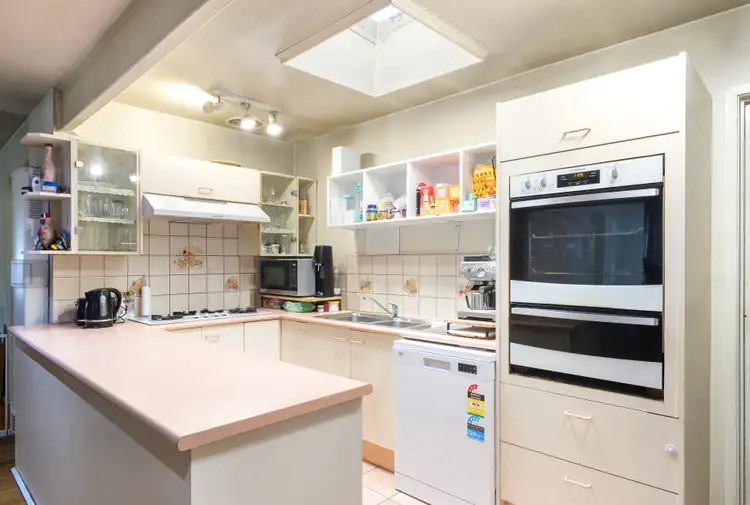 Sixth view of Homely house listing, 8 Bellarine Court, Keysborough VIC 3173