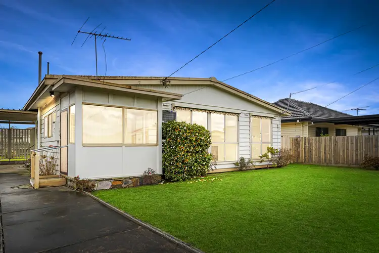 4 Leeside Street, Dandenong North VIC 3175