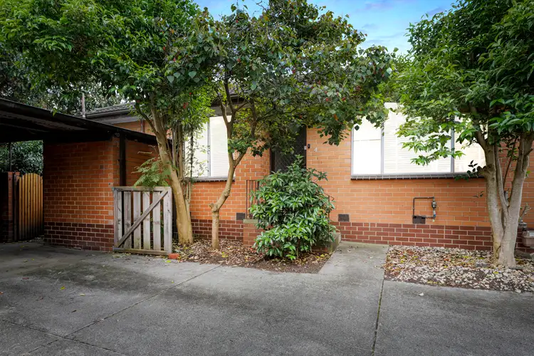 4/4-6 Louis Avenue, Dandenong VIC 3175