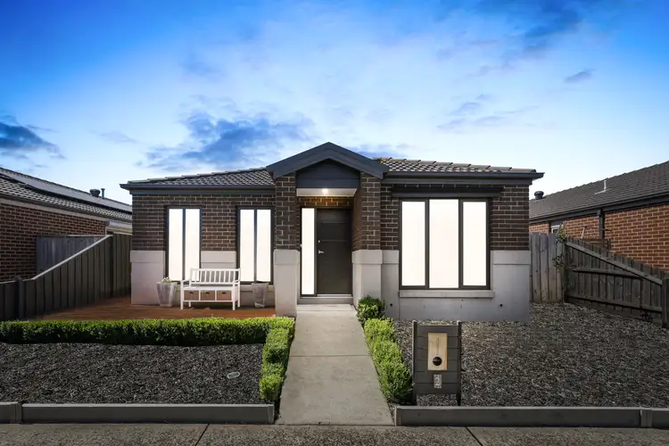 2 Steinbeck Lane, Narre Warren VIC 3805