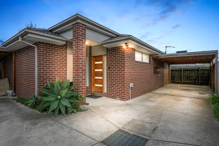 2/23 Oak Avenue, Doveton VIC 3177
