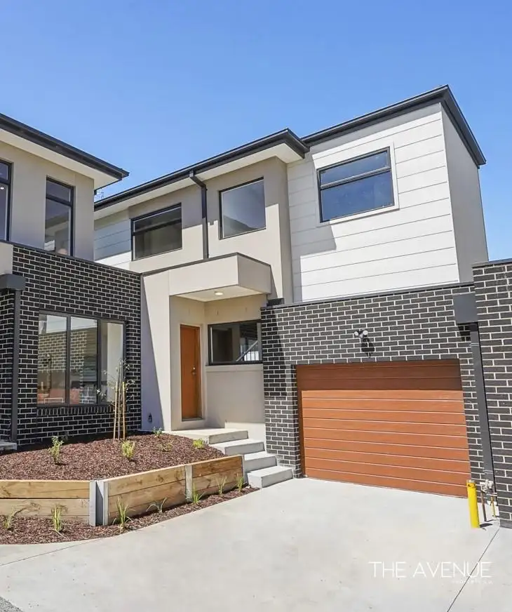 Main view of Homely townhouse listing, 2/27 Havana Crescent, Frankston VIC 3199