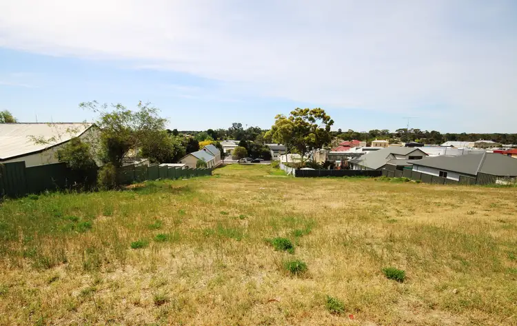 8 Robertson & Poplar Street, Naracoorte SA 5271